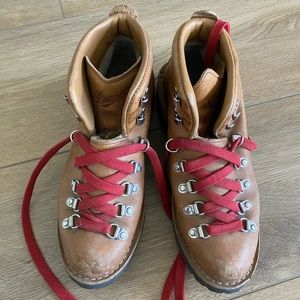 Danner Mountain Light Cascade Size 8.5